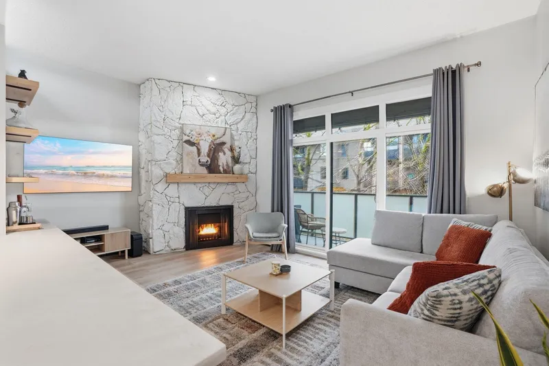 303 1516 CHARLES STREET - photo 3 of 25