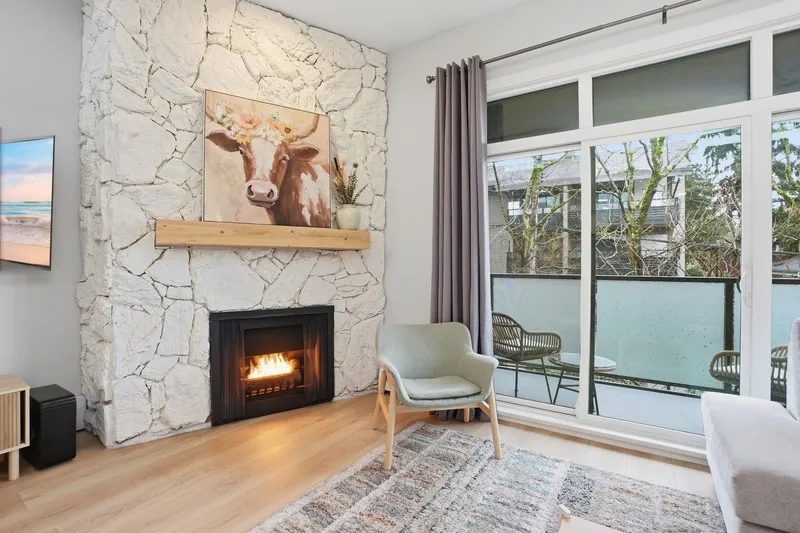 303 1516 CHARLES STREET - photo 4 of 25