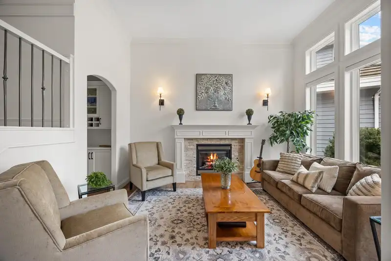 15440 36B AVENUE - photo 4 of 40