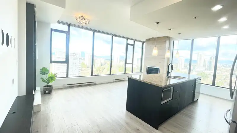 3003 7088 18TH AVENUE - photo 3 of 33