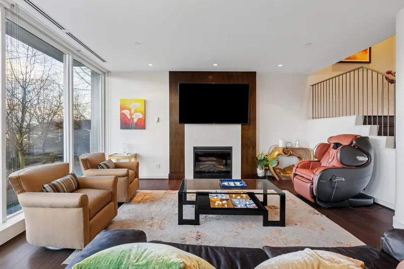 TH102 1139 W CORDOVA STREET - photo 2 of 25