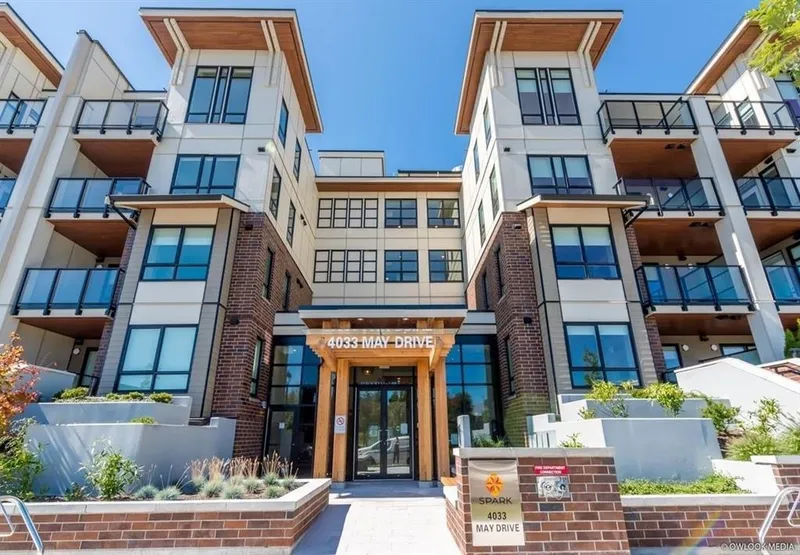 426 4033 MAY DRIVE - photo 1 of 25