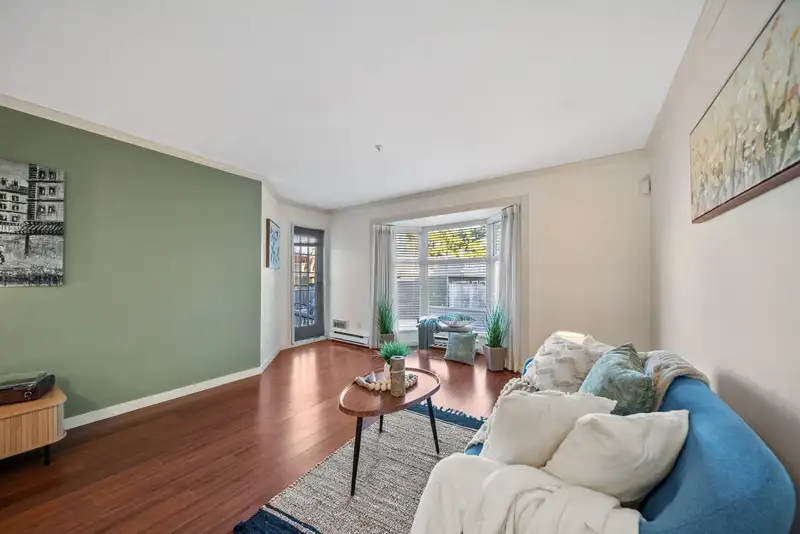 305 526 THIRTEENTH STREET - photo 4 of 26