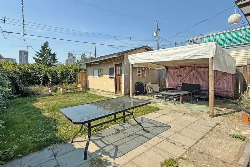 5945 ONTARIO STREET - photo 3 of 3