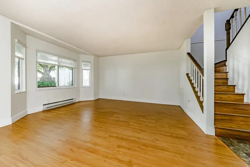 135 7325 140 STREET - photo 4 of 22