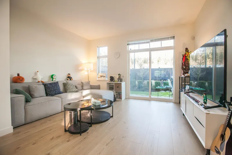 134 3565 BAYCREST AVENUE - photo 4 of 17