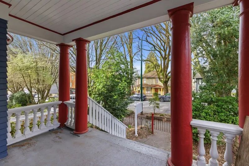 1758 VENABLES STREET - photo 4 of 25