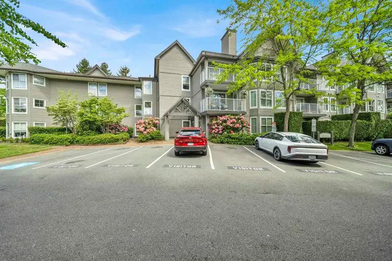 308 15160 108 AVENUE - photo 1 of 32