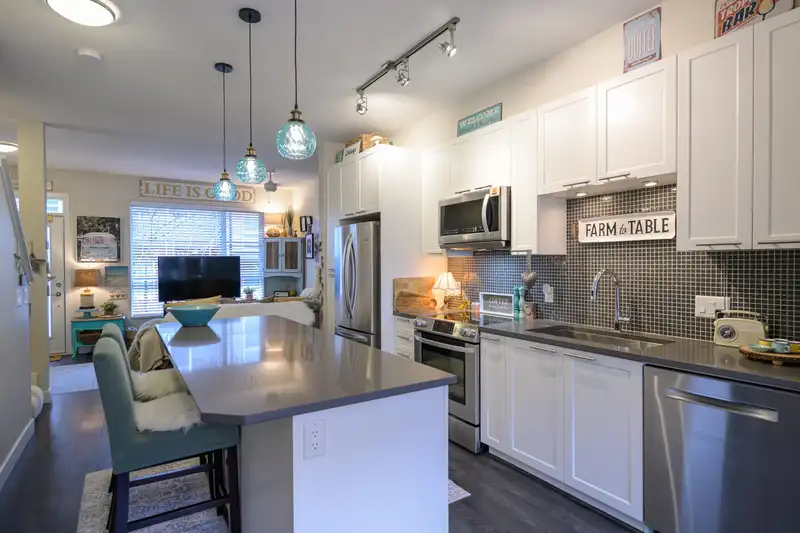 144 2228 162 STREET - photo 1 of 40