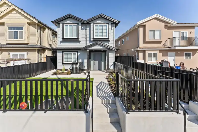 6080 VICTORIA DRIVE - photo 1 of 15