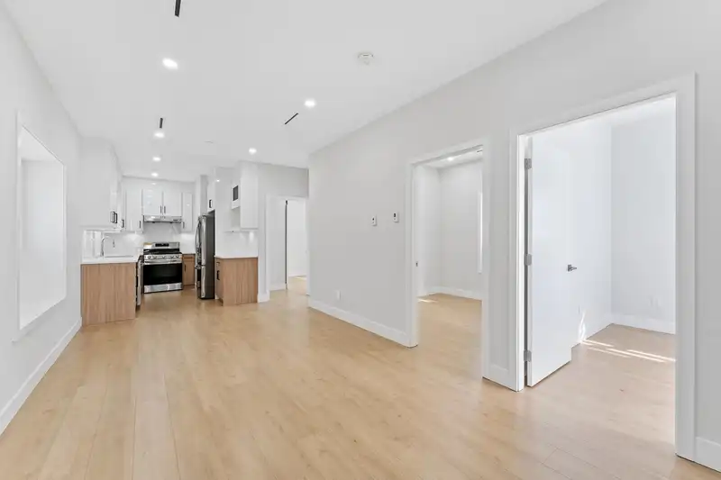 6080 VICTORIA DRIVE - photo 2 of 15
