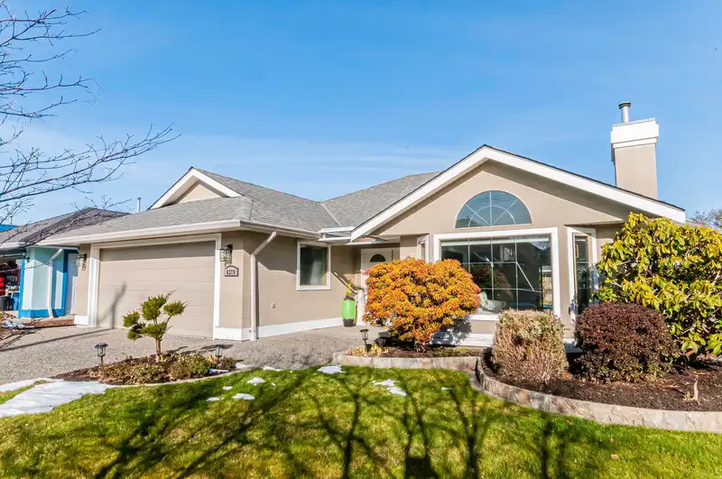 6379 BRODIE ROAD - photo 2 of 37