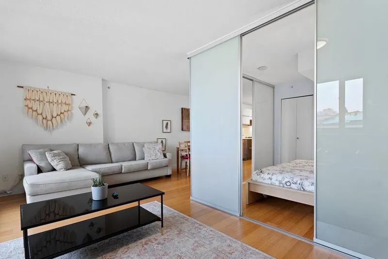 406 718 MAIN STREET - photo 3 of 25