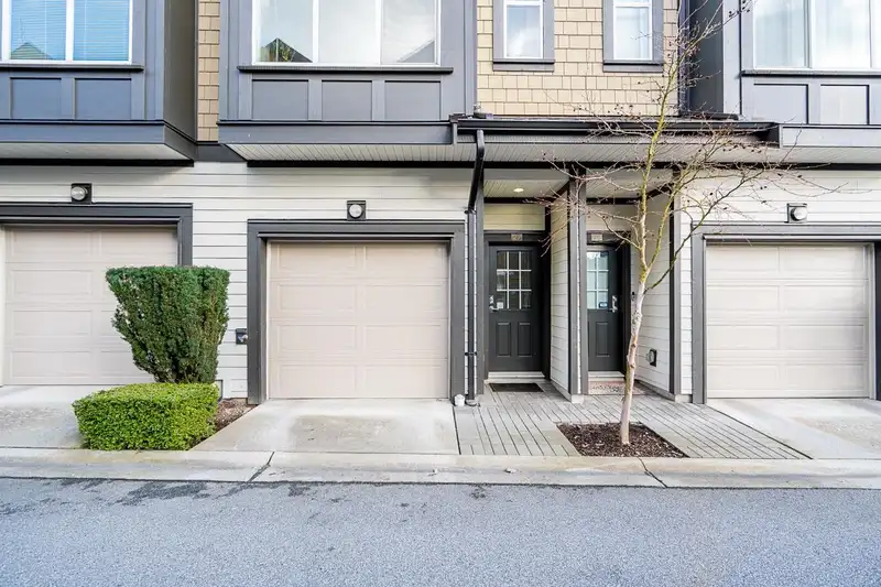 27 6088 BERESFORD STREET - photo 3 of 39