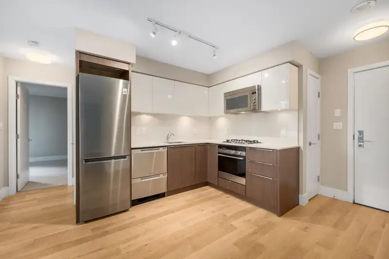 307 538 W 7TH AVENUE - photo 4 of 28