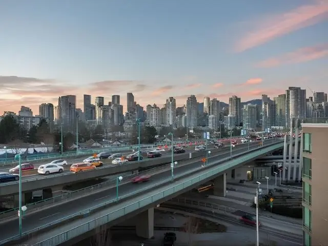 704 445 W 2ND AVENUE - photo 2 of 25