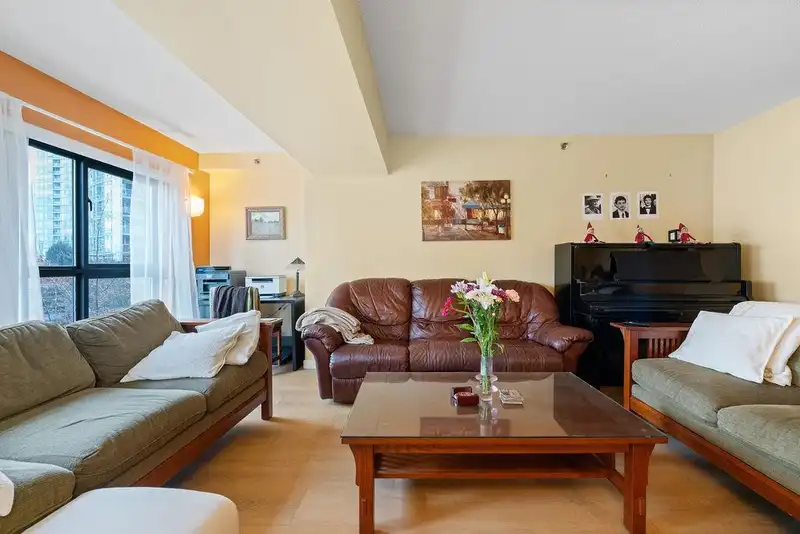 404 238 ALVIN NAROD MEWS - photo 3 of 36