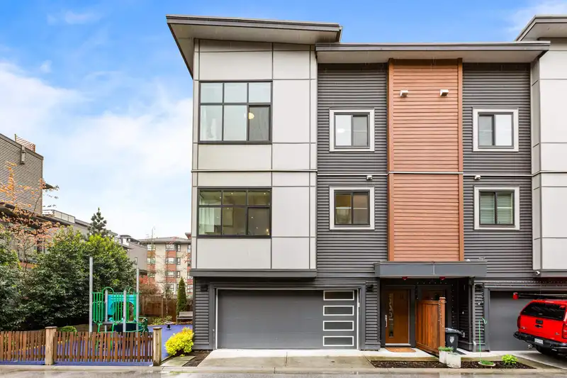 11 20852 78B AVENUE - photo 1 of 34