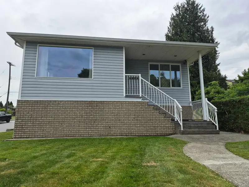 4298 MCGILL STREET - photo 1 of 39