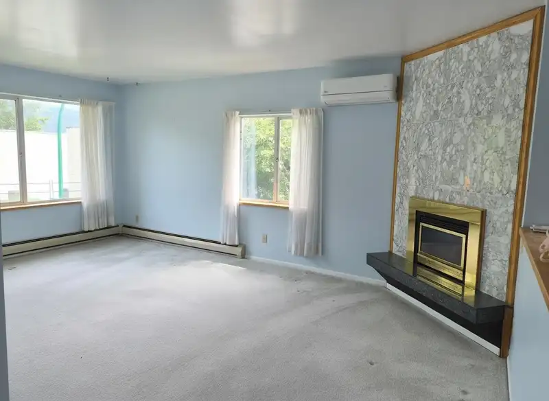 4298 MCGILL STREET - photo 2 of 39