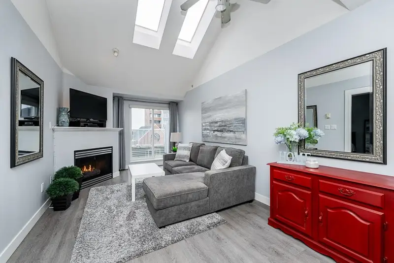 403 3939 HASTINGS STREET - photo 1 of 25