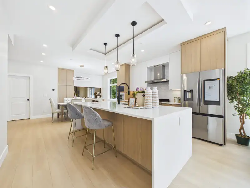102 3450 JERVIS STREET - photo 3 of 38