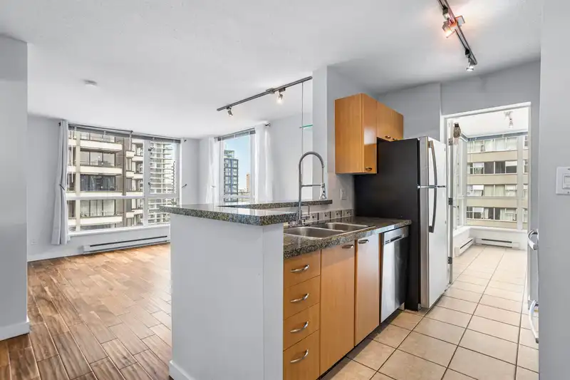 1506 1420 W GEORGIA STREET - photo 2 of 26