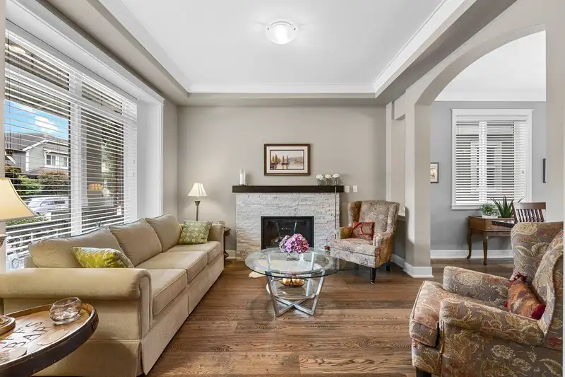 273 172A STREET - photo 4 of 37