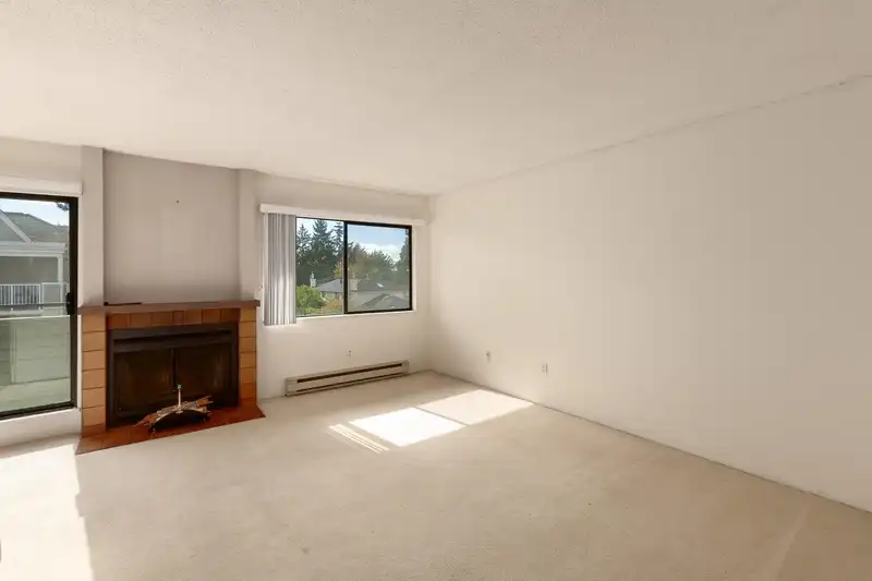 331 7295 MOFFATT ROAD - photo 2 of 19