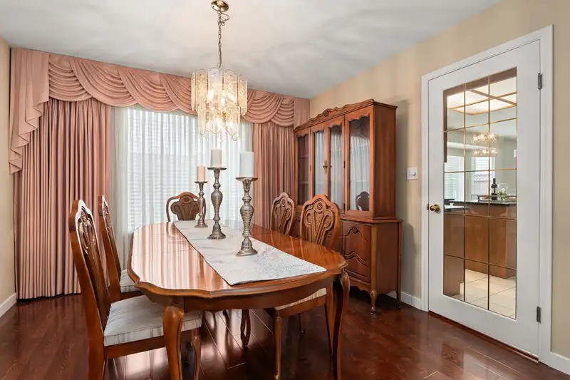 10525 HARROGATE DRIVE - photo 3 of 40