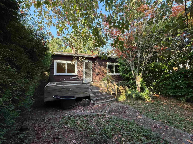 467 E 43RD AVENUE - photo 1 of 16