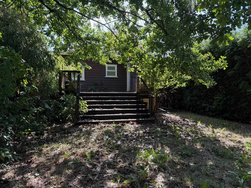 467 E 43RD AVENUE - photo 3 of 16