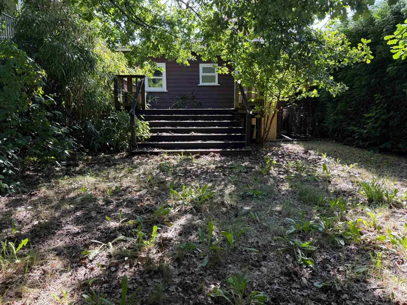 467 E 43RD AVENUE - photo 4 of 16