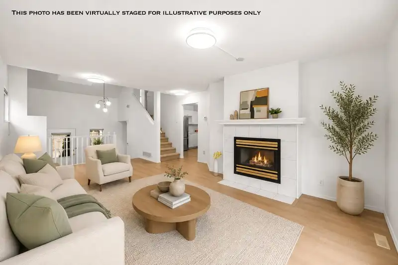 36 16318 82 AVENUE - photo 3 of 39