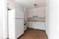 110 1975 PENDRELL STREET - thumbnail 20