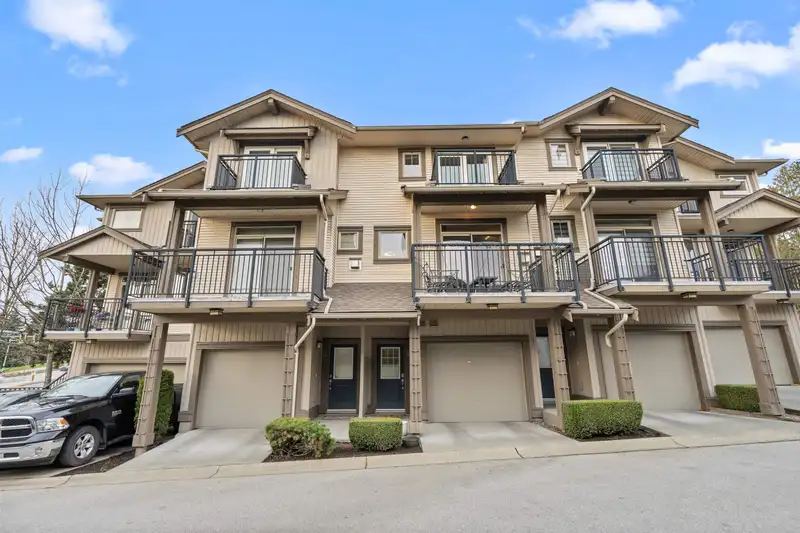 3 20326 68 AVENUE - photo 1 of 29