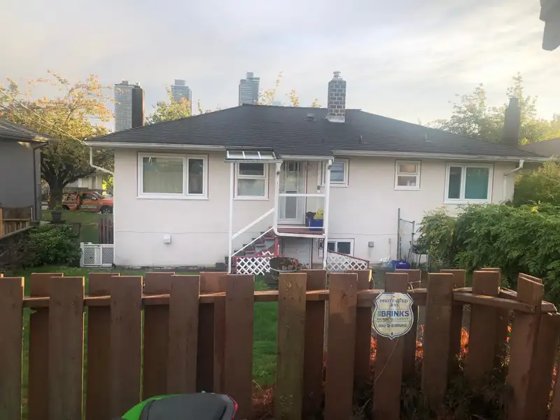 4551 NAPIER STREET - photo 2 of 5