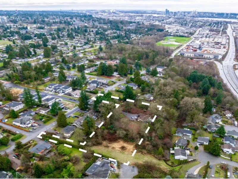 13851 115 AVENUE - photo 3 of 5