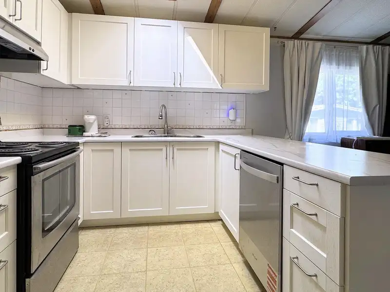 48 13507 81 AVENUE - photo 4 of 24