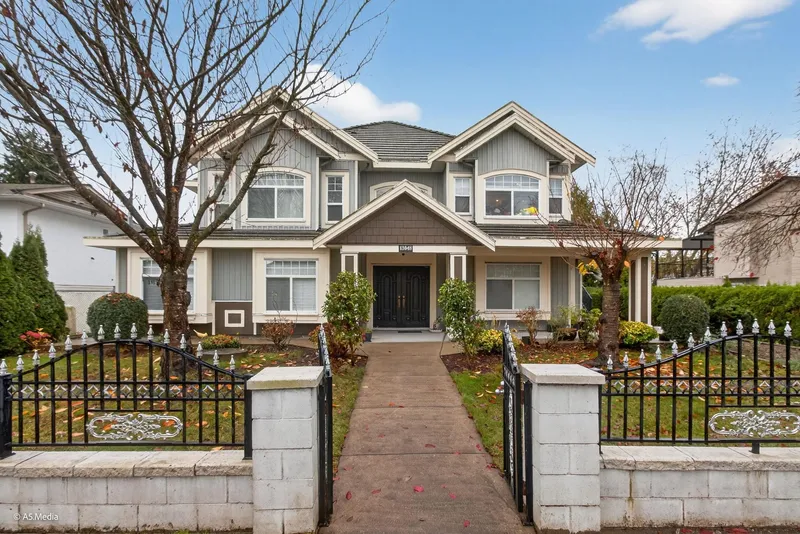 13048 72 AVENUE - photo 1 of 25