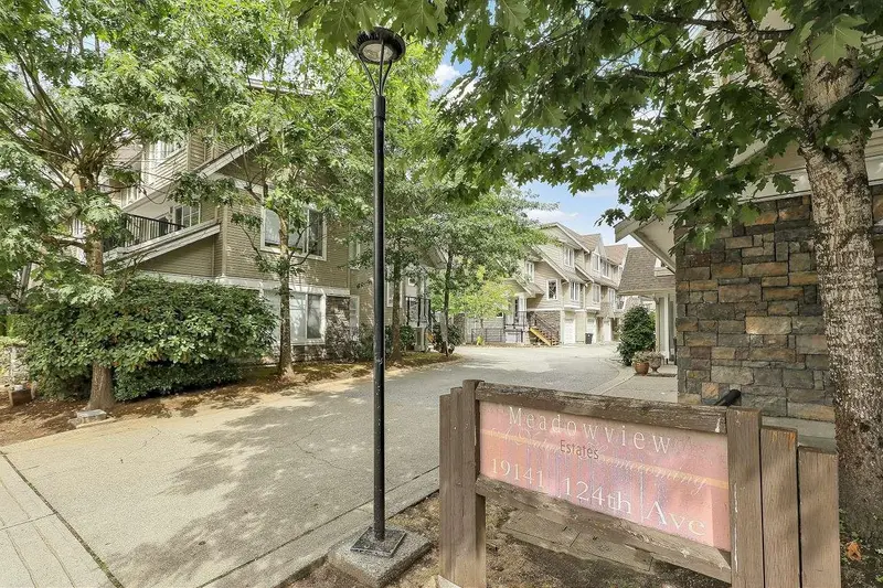 33 19141 124 AVENUE - photo 2 of 25