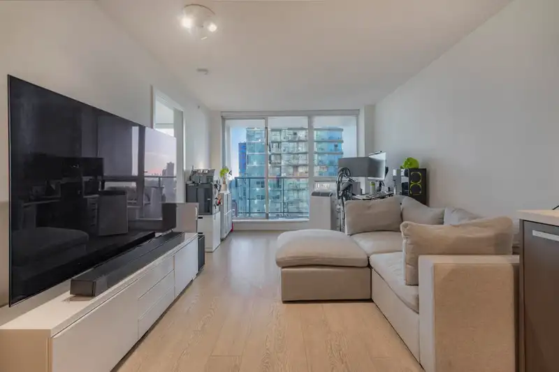3607 13696 100 AVENUE - photo 3 of 39