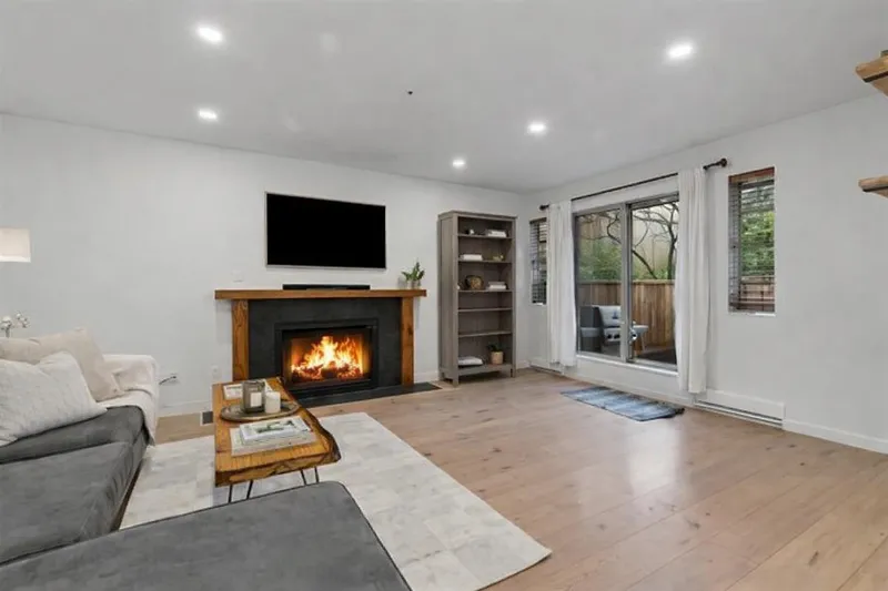 102 1689 E 4TH AVENUE - photo 4 of 25