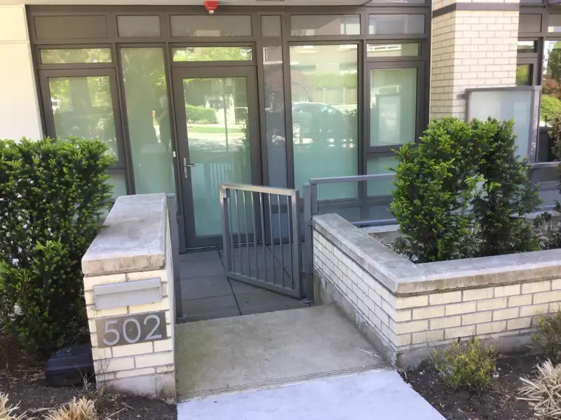 502 W 30TH AVENUE - photo 2 of 24