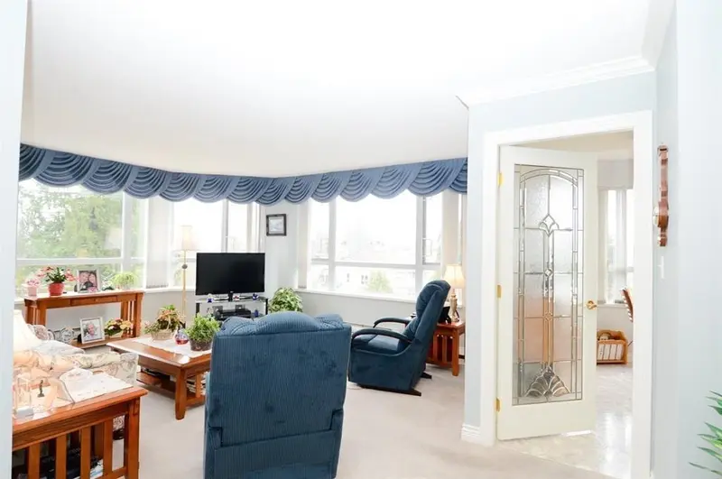 301 3190 GLADWIN ROAD - photo 2 of 14