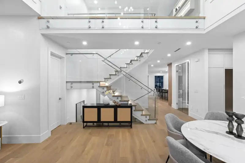 1341 LEE STREET - photo 4 of 40