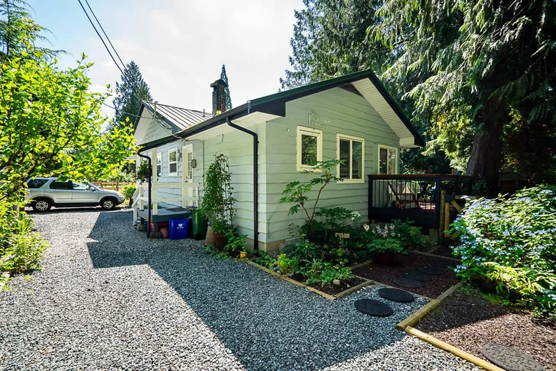 22592 132 AVENUE - photo 4 of 25