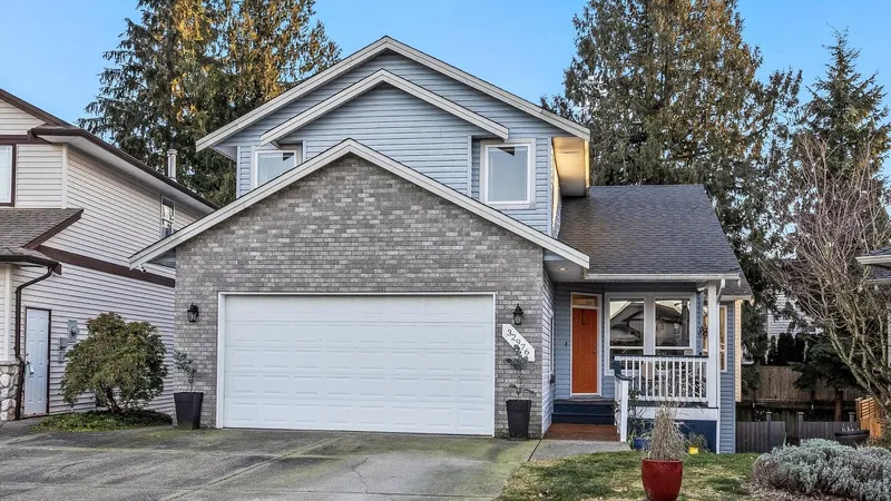 32976 HAWTHORNE AVENUE - photo 2 of 25