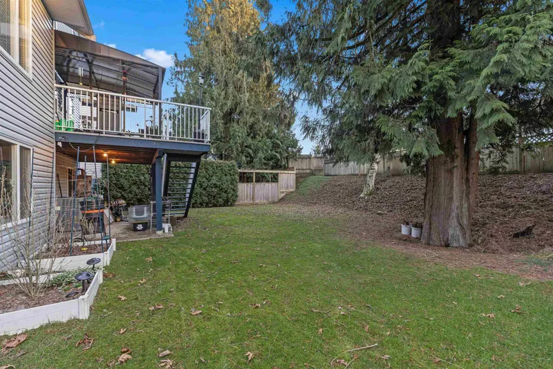 32976 HAWTHORNE AVENUE - photo 4 of 25