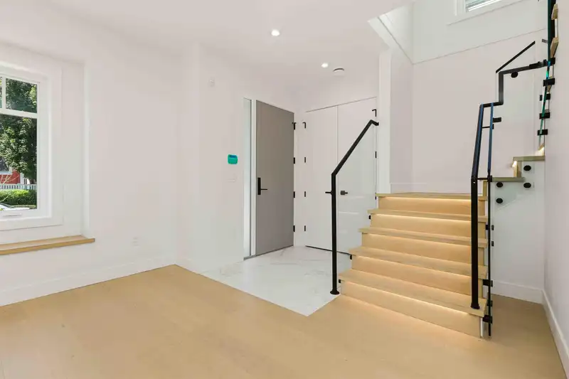 12260 ENGLISH AVENUE - photo 3 of 40